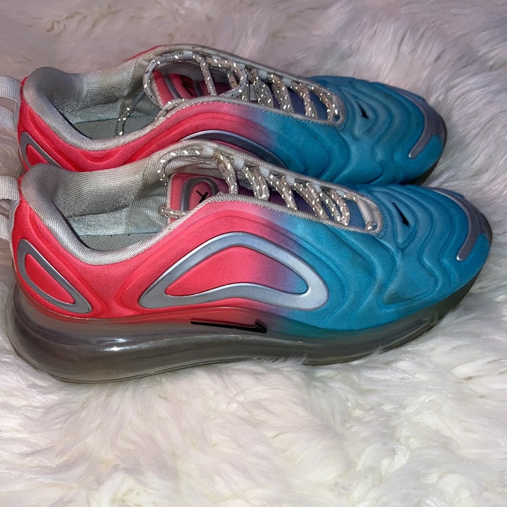 NIKE AIRMAX men’s athletic shoes, sz. 9, VG condition, blue, pink & silver.  $63 - Picture 4 of 8